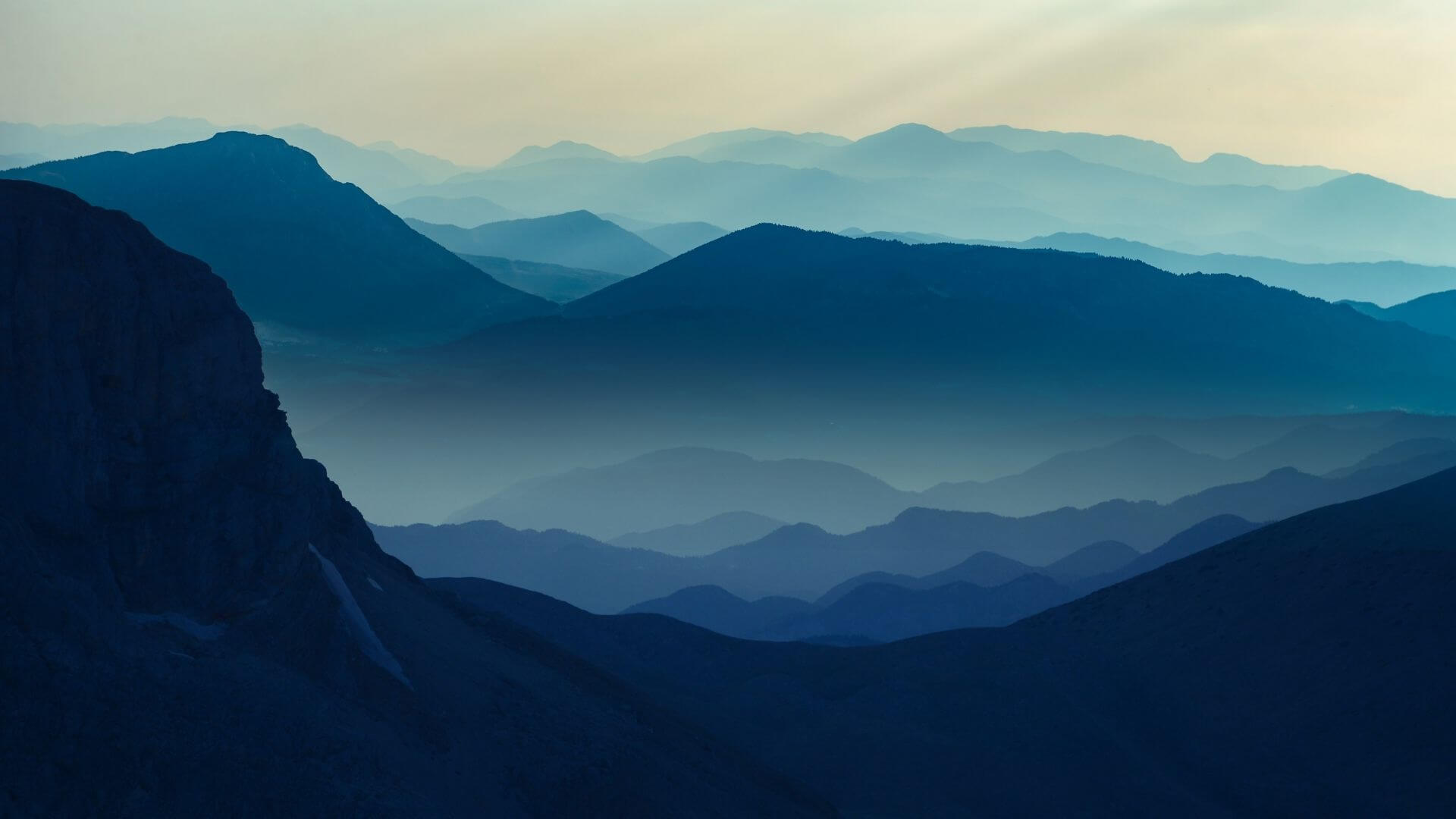 blue mountain background